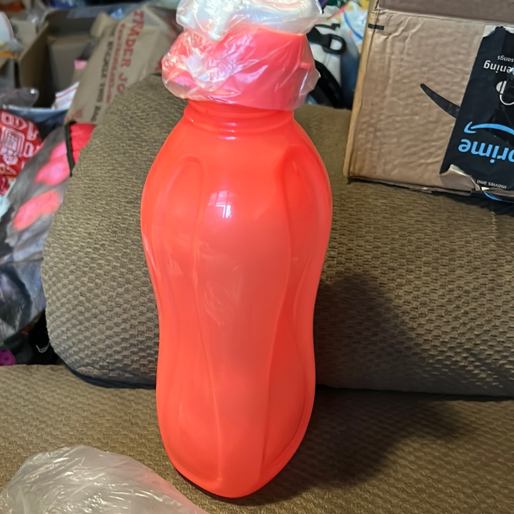 Brand new Extra large 1.5 L Tupperware eco bottle